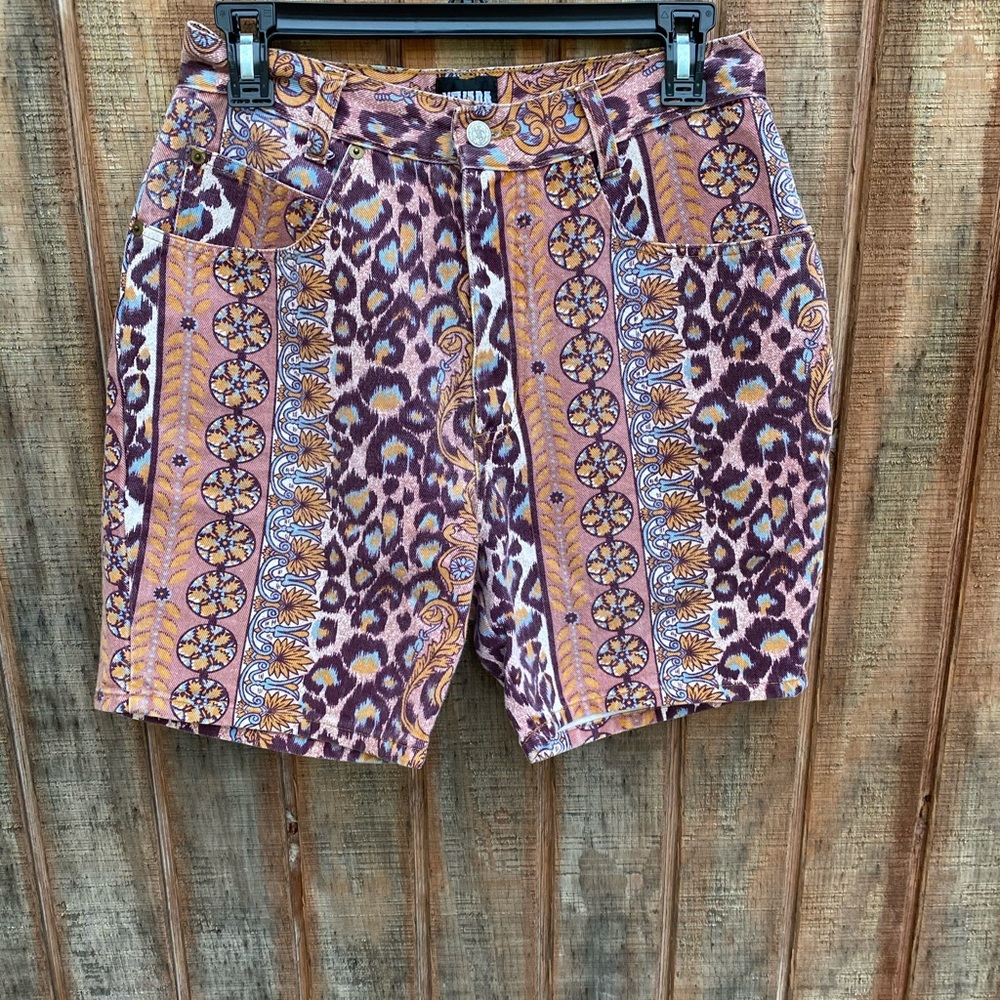 Vintage NEVADA BLUE  graphic high waisted shorts